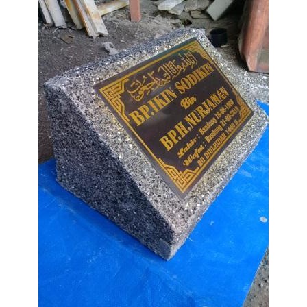 Detail Gambar Nisan Makam Nomer 28