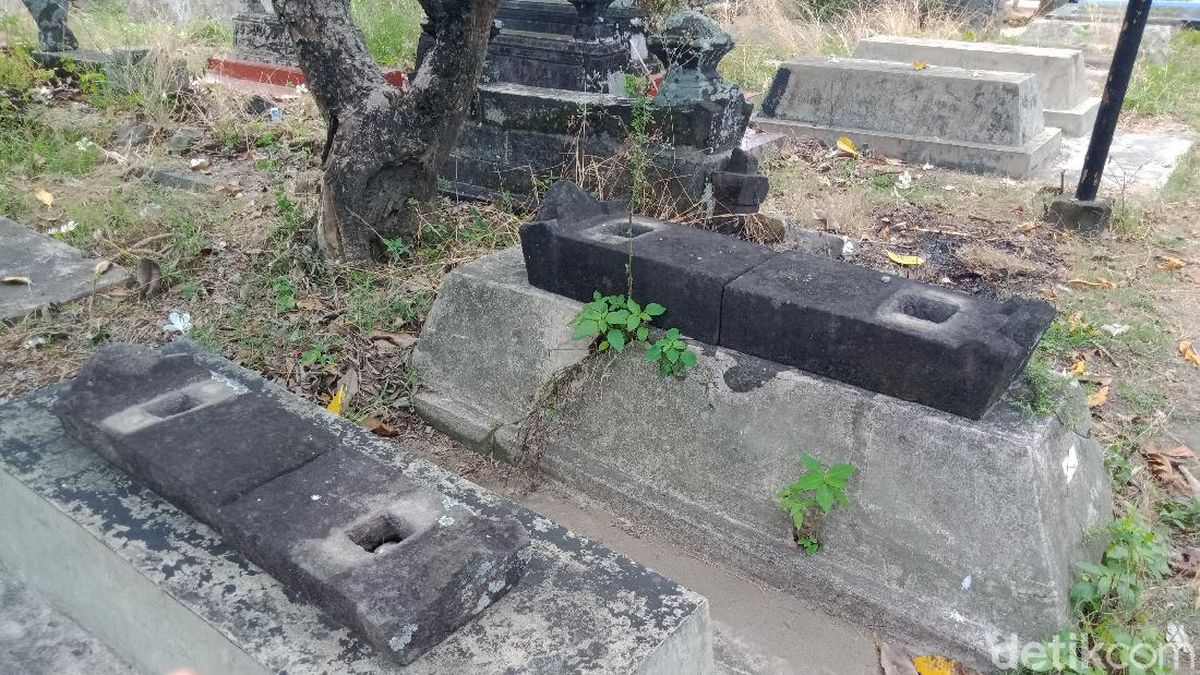 Detail Gambar Nisan Makam Nomer 35