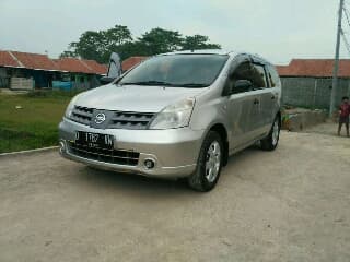 Detail Gambar Nissan Grand Livina Tahun 2008 Nomer 30