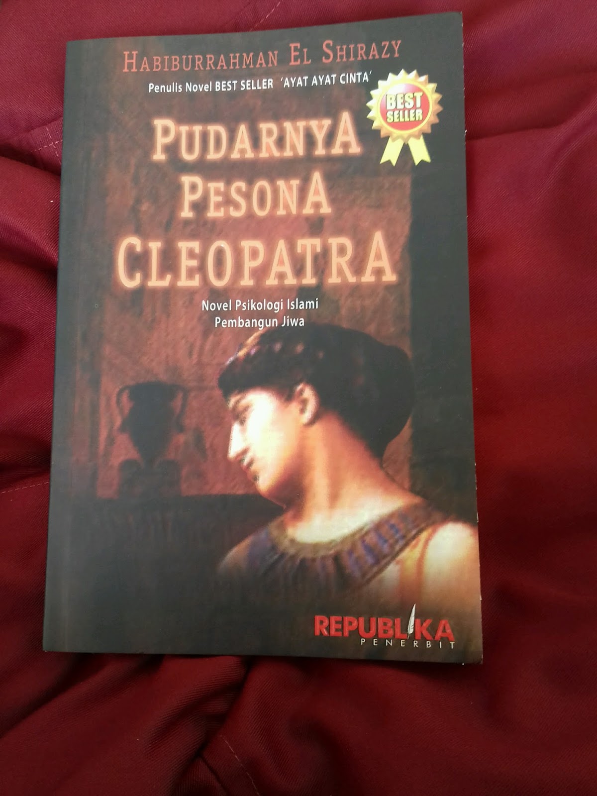 Detail Gambar Novel Pudarnya Pesona Cleopatra Nomer 7