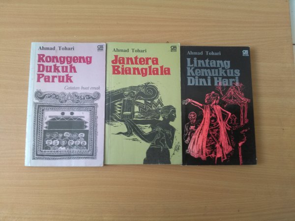 Detail Gambar Novel Ronggeng Dukuh Paruk Nomer 26