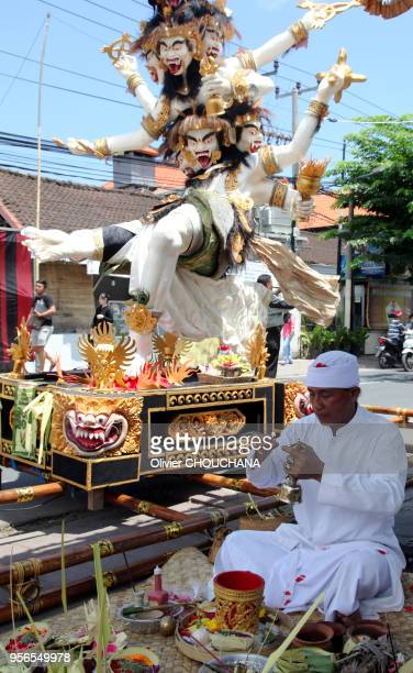 Detail Gambar Ogoh Ogoh Rahwana Vs Hanoman Nomer 22