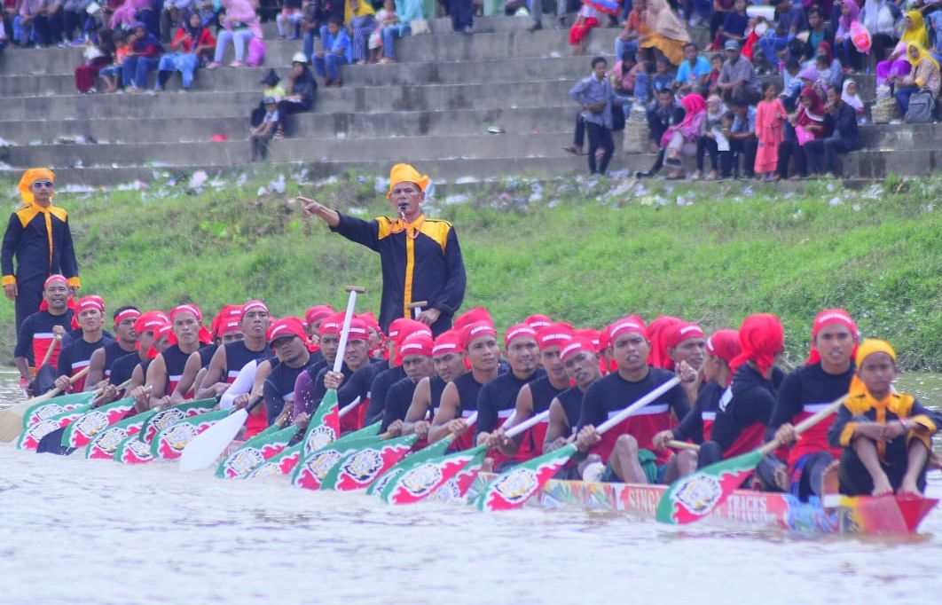 Detail Gambar Olah Raga Pacu Jalur Nomer 51