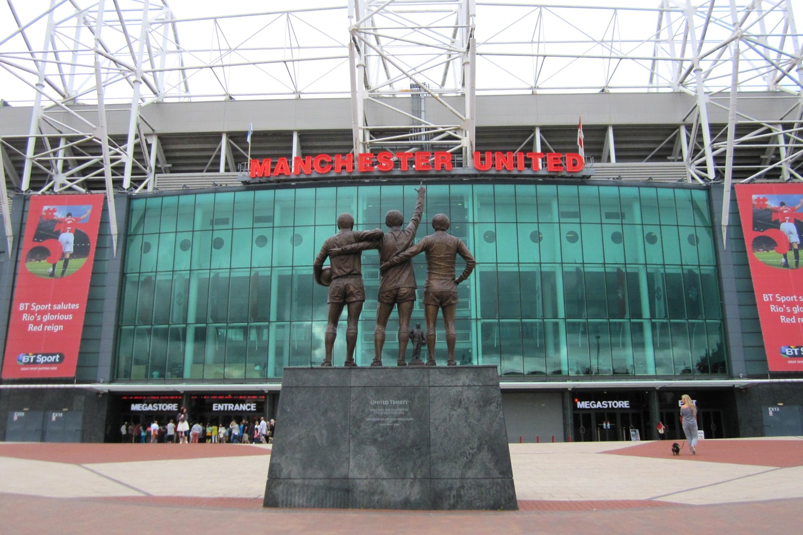 Detail Gambar Old Trafford Nomer 35