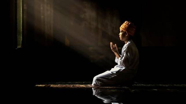 Detail Gambar Orang Arab Berdoa Nomer 21
