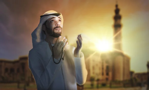 Detail Gambar Orang Arab Berdoa Nomer 7