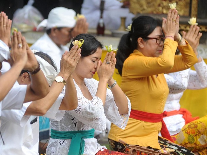 Gambar Orang Beragama Hindu - KibrisPDR