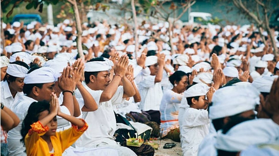 Detail Gambar Orang Beragama Hindu Nomer 16