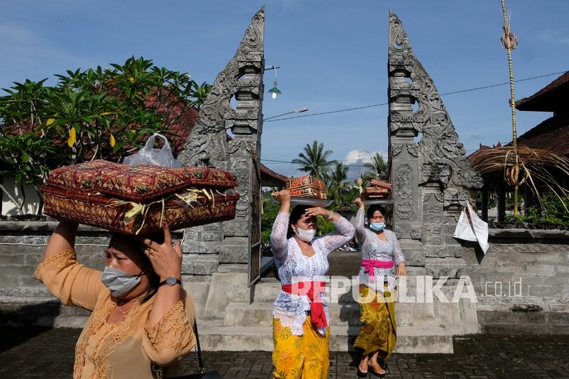 Detail Gambar Orang Beragama Hindu Nomer 32