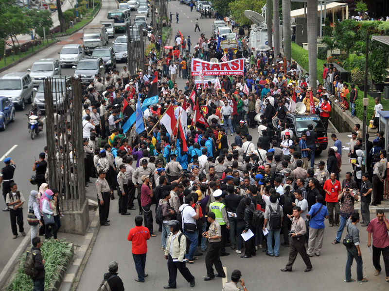 Detail Gambar Orang Berdemokrasi Nomer 12