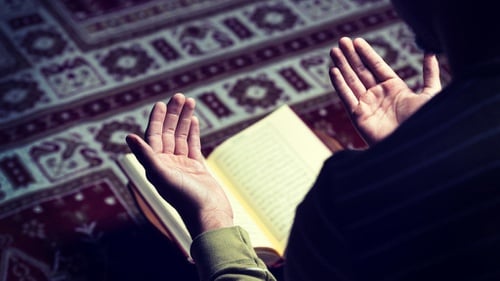 Detail Gambar Orang Berdoa Dalam Islam Nomer 13