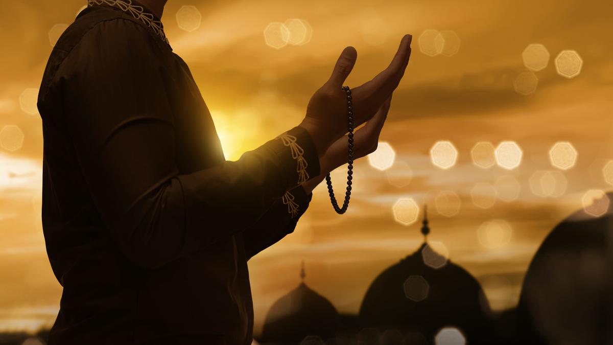 Detail Gambar Orang Berdoa Islam Nomer 11