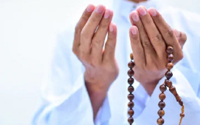 Detail Gambar Orang Berdoa Islam Nomer 27