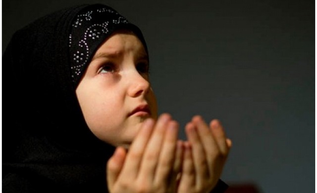 Detail Gambar Orang Berdoa Islam Nomer 33