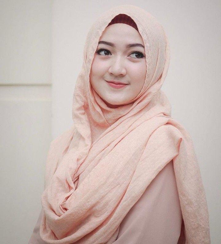 Detail Gambar Orang Berjilbab Nomer 46