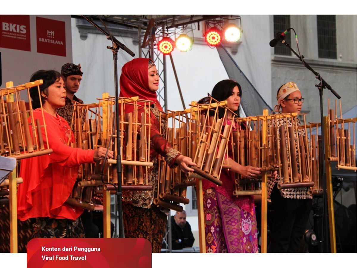 Detail Gambar Orang Bermain Angklung Nomer 43