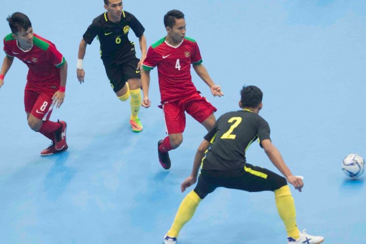 Detail Gambar Orang Bermain Futsal Nomer 16