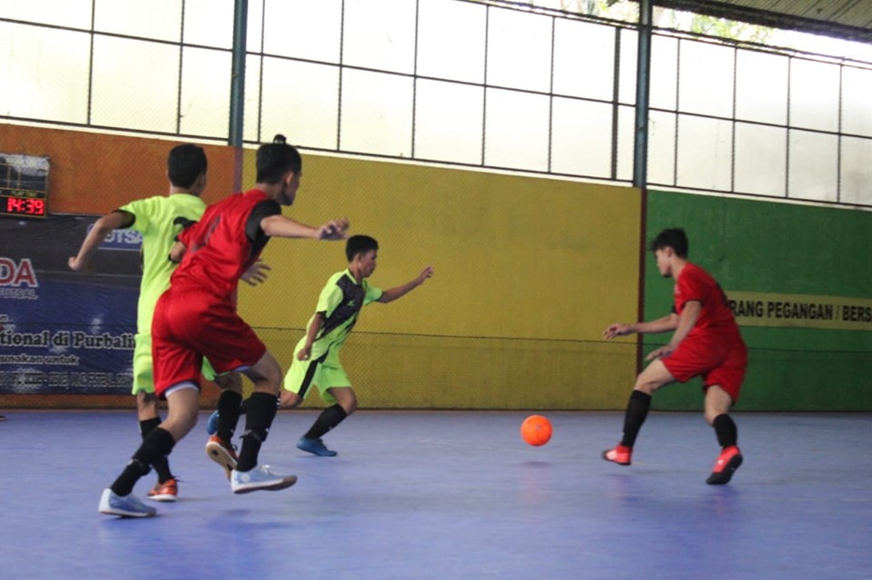 Detail Gambar Orang Bermain Futsal Nomer 27