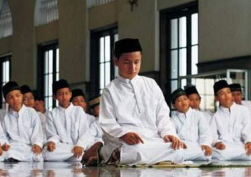 Detail Gambar Orang Berniat Shalat Nomer 6