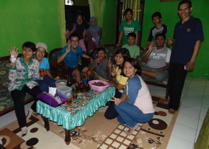 Detail Gambar Orang Bertamu Nomer 11