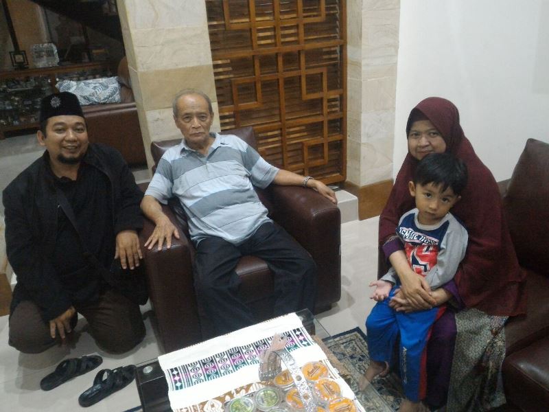 Detail Gambar Orang Bertamu Nomer 22