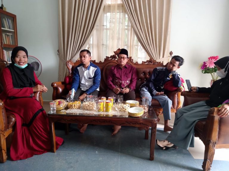 Detail Gambar Orang Bertamu Nomer 4