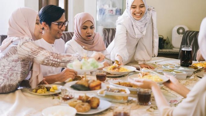 Detail Gambar Orang Bertamu Nomer 27