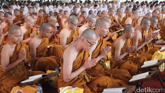Detail Gambar Orang Budha Nomer 5