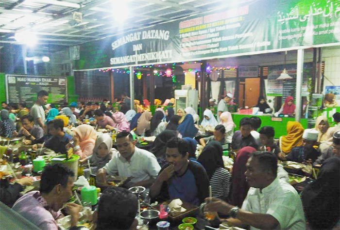 Detail Gambar Orang Cuci Makanan Di Sungai Nomer 26