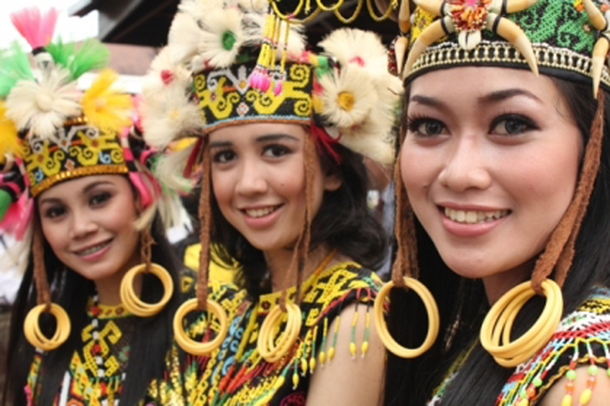 Detail Gambar Orang Dayak Kalimantan Nomer 44