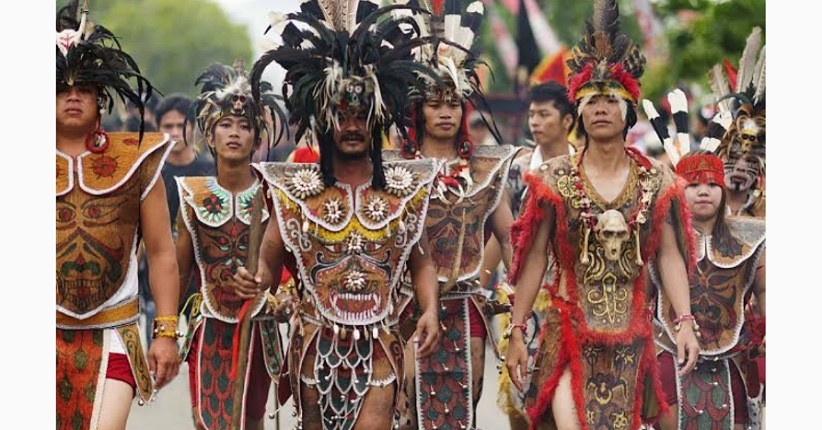 Detail Gambar Orang Dayak Kalimantan Nomer 9