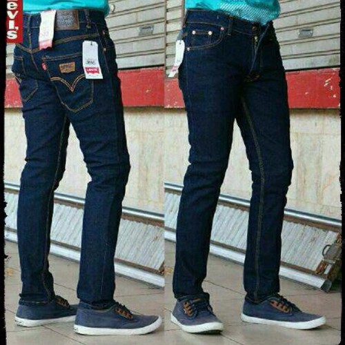 Detail Gambar Orang Dengan Celana Jeans Nomer 34