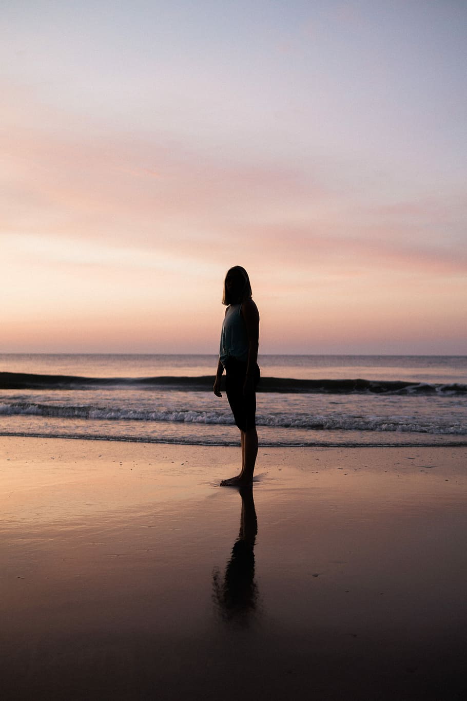 Detail Gambar Orang Di Pantai Nomer 24