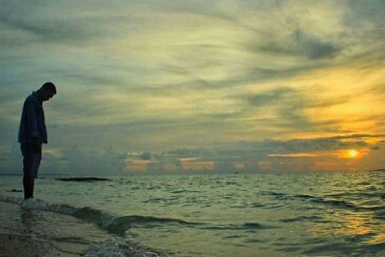 Detail Gambar Orang Di Pantai Saat Sunset Nomer 37