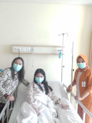 Detail Gambar Orang Di Rumah Sakit Nomer 36