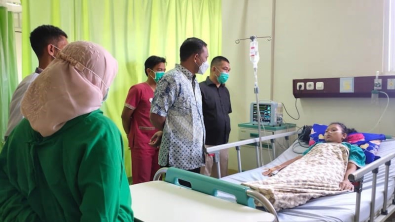Detail Gambar Orang Di Rumah Sakit Nomer 37