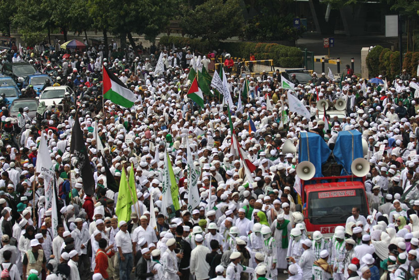 Detail Gambar Orang Islam Indonesia Dan Arab Demo Kendeng Nomer 13