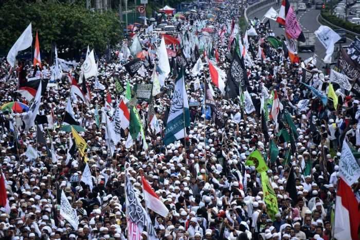 Detail Gambar Orang Islam Indonesia Dan Arab Demo Kendeng Nomer 16