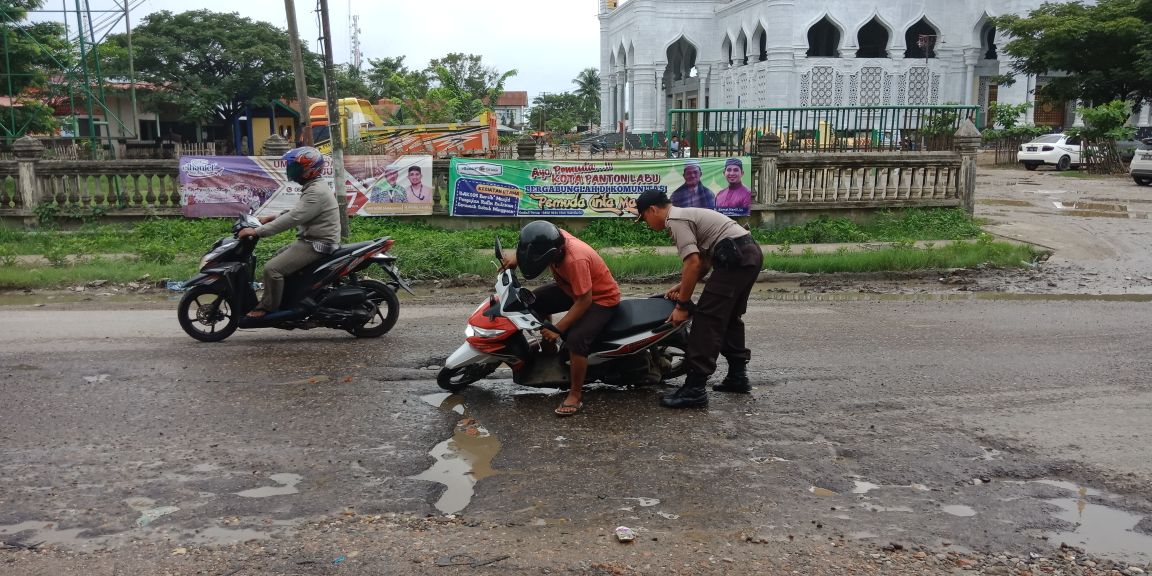 Detail Gambar Orang Jatuh Dari Sepeda Nomer 32