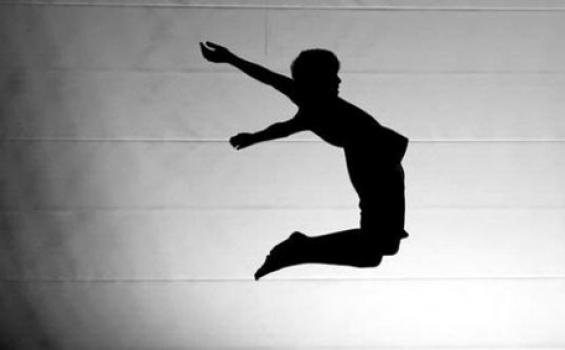 Detail Gambar Orang Lompat Nomer 18