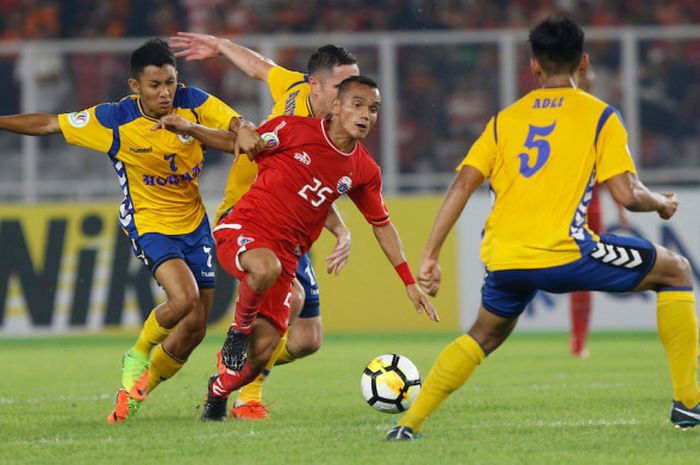 Detail Gambar Orang Main Sepak Bola Nomer 42