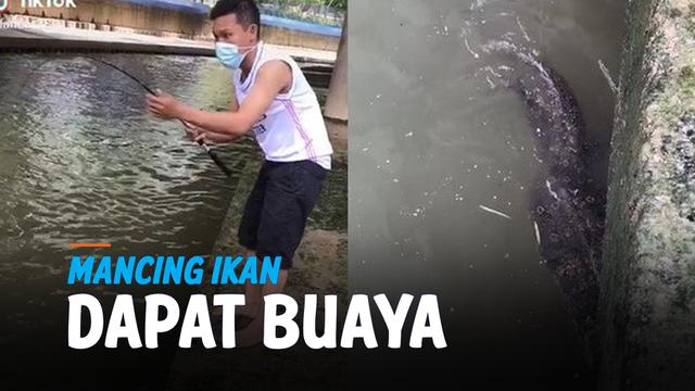 Detail Gambar Orang Mancing Dapat Ikan Besar Nomer 34