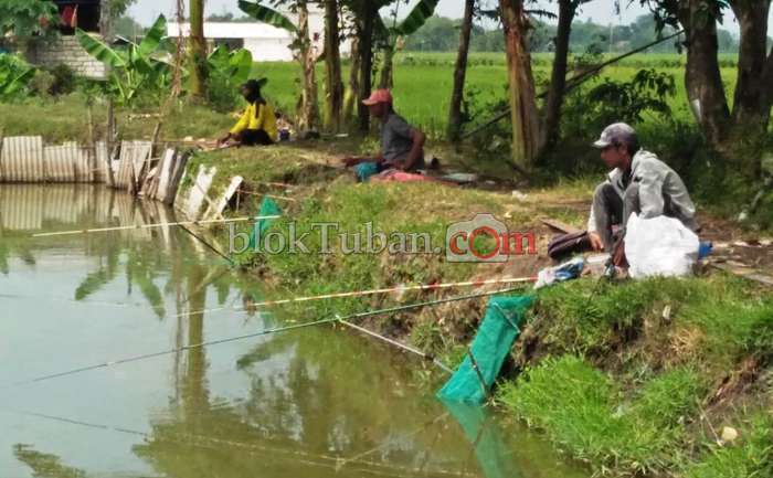 Detail Gambar Orang Mancing Di Kolam Nomer 35