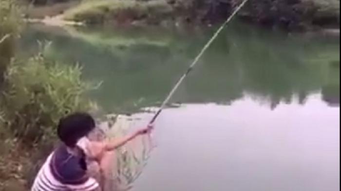 Detail Gambar Orang Mancing Lucu Nomer 25