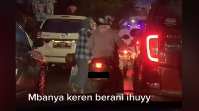 Detail Gambar Orang Marah Karena Macet Nomer 41