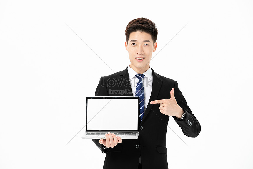 Detail Gambar Orang Megang Laptop Nomer 6