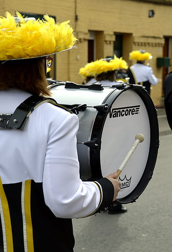 Detail Gambar Orang Megang Tongkat Marching Band Nomer 34