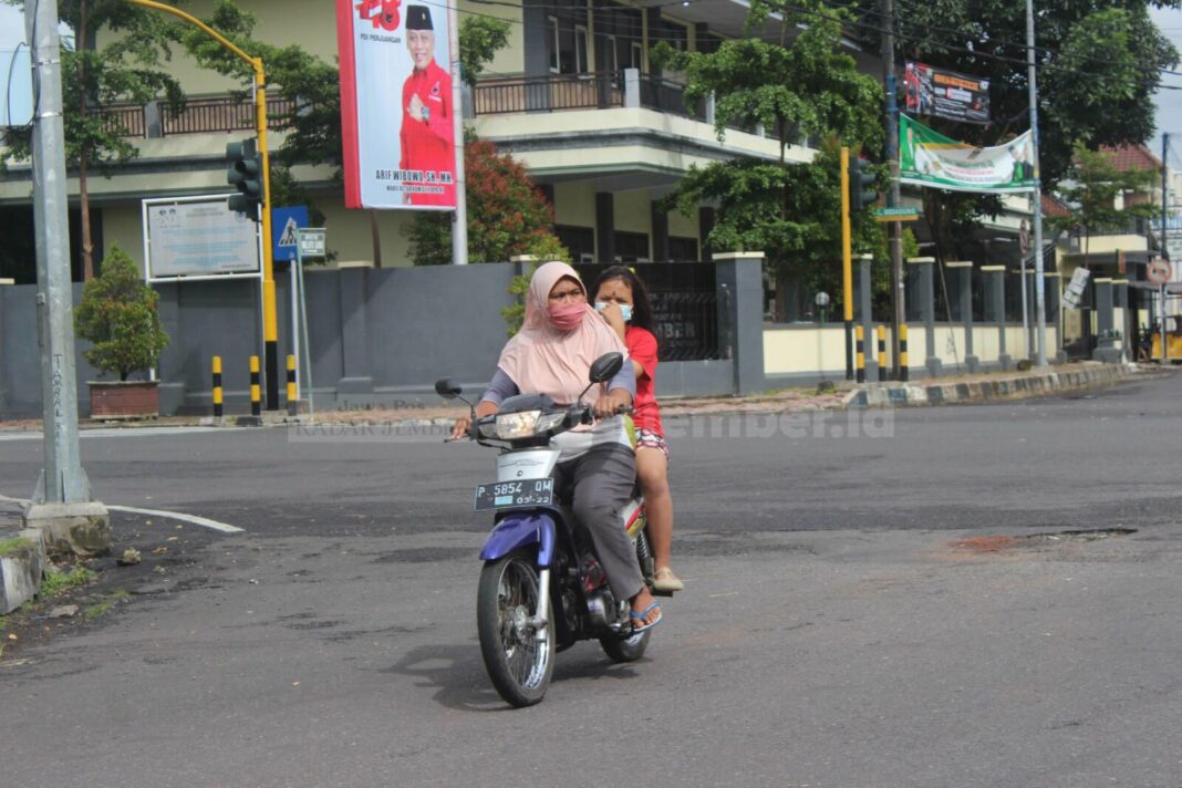 Detail Gambar Orang Melanggar Aturan Lalu Lintas Nomer 11