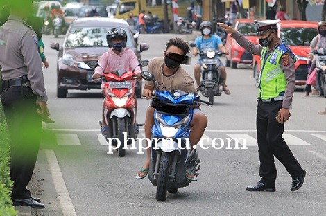 Detail Gambar Orang Melanggar Aturan Lalu Lintas Nomer 48