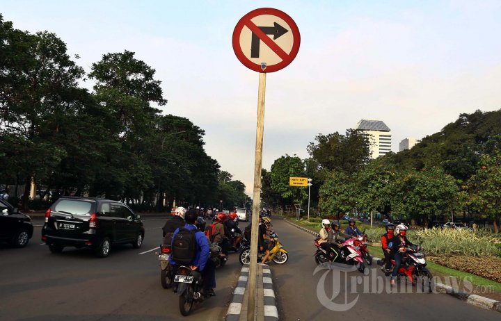 Detail Gambar Orang Melanggar Lalu Lintas Nomer 22